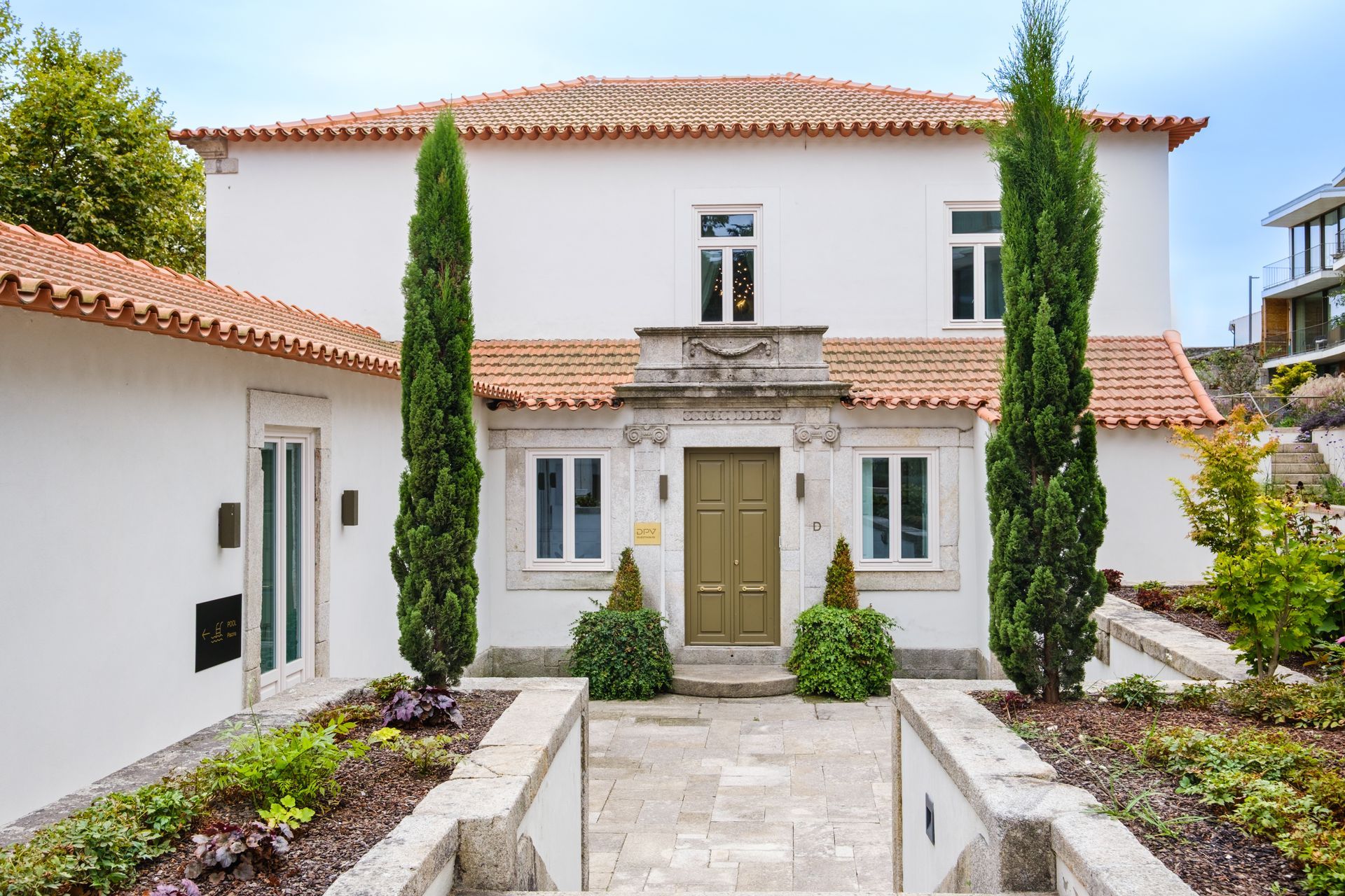 Reframe Stay manor house overlooking Porto